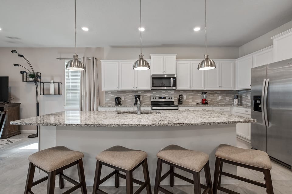 Excellent kitchen with large island