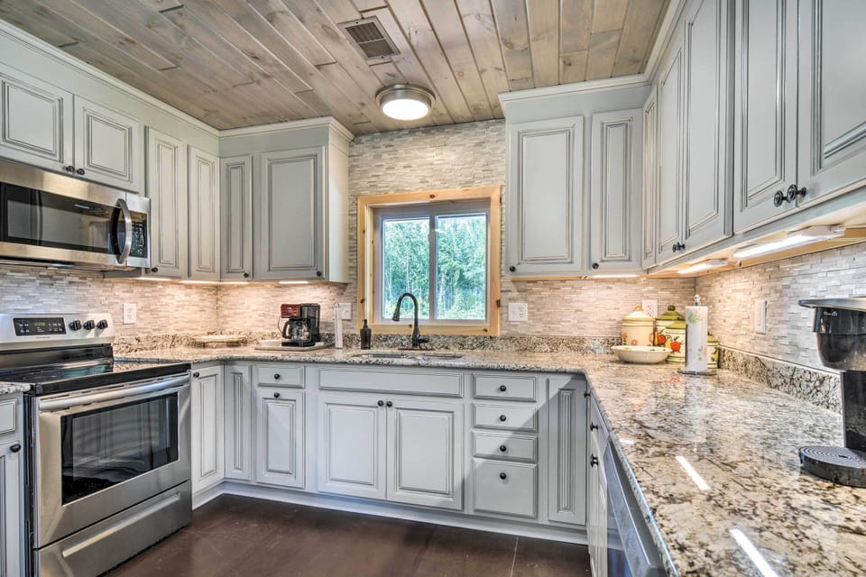 Fully Equipped Kitchen | Cooking Utensils | Ice Maker