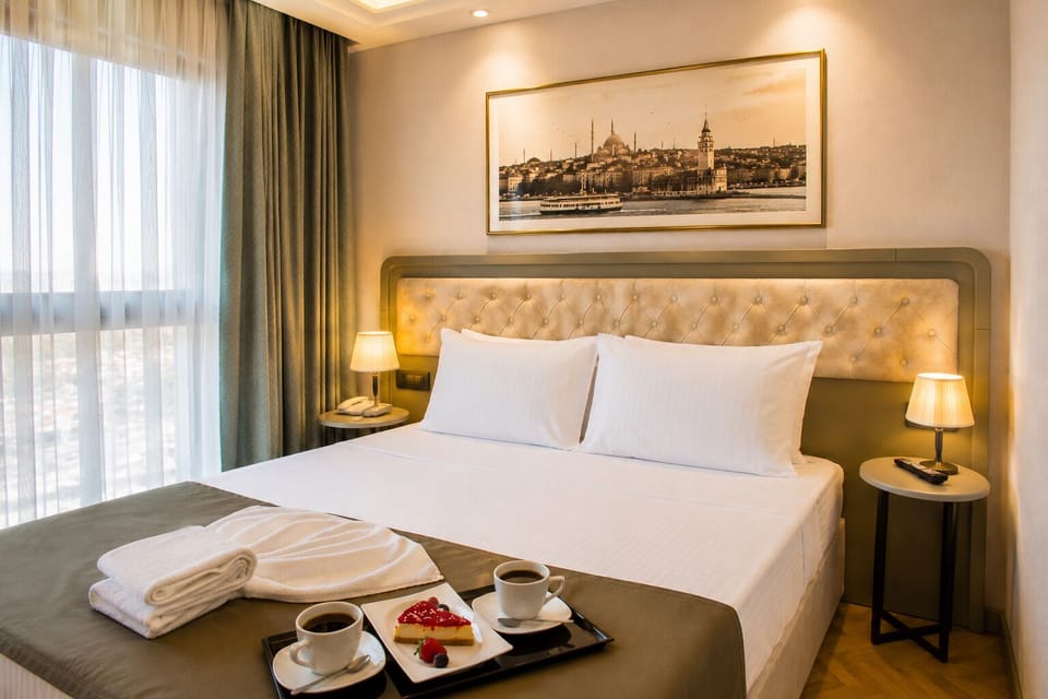 Standard Double or Twin Room, Sea View | In-room safe, soundproofing, WiFi (free), bed sheets