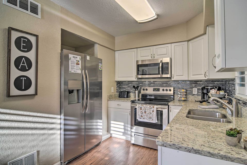Fully Equipped Kitchen | Toaster