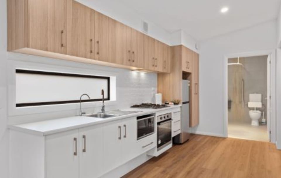 Deluxe 2 Bedroom Access Cabin - Sleeps 4 | Private kitchen