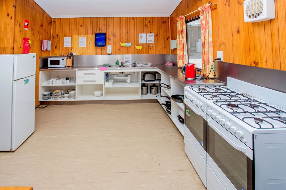 Economy Dorm (Shared Amenities) | Shared kitchen