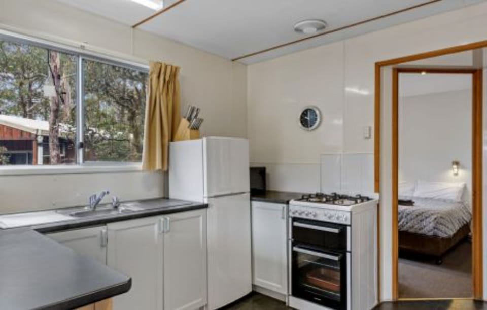 Standard Cabin - Sleeps 4 | Private kitchen