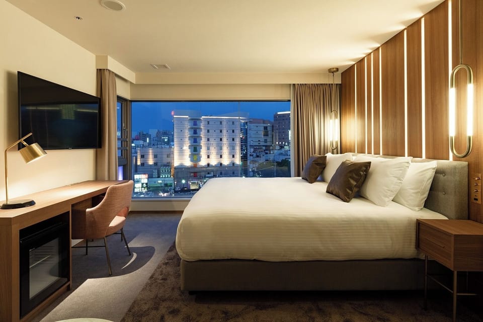 Deluxe King River View Top Floor (Example)