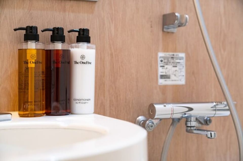 Bathroom amenities