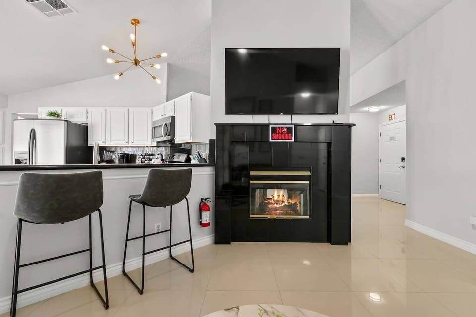 This open concept living/dining space is perfect for hosting or relaxing with a glass of wine and your favorite show.

