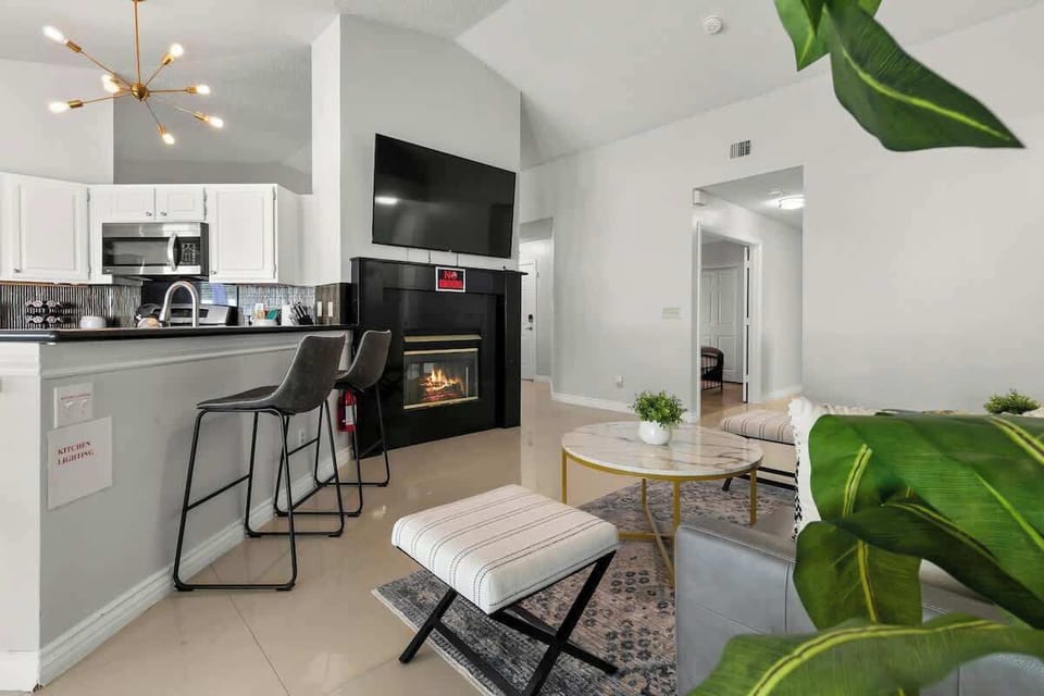 This open concept living/dining space is perfect for hosting or relaxing with a glass of wine and your favorite show.
