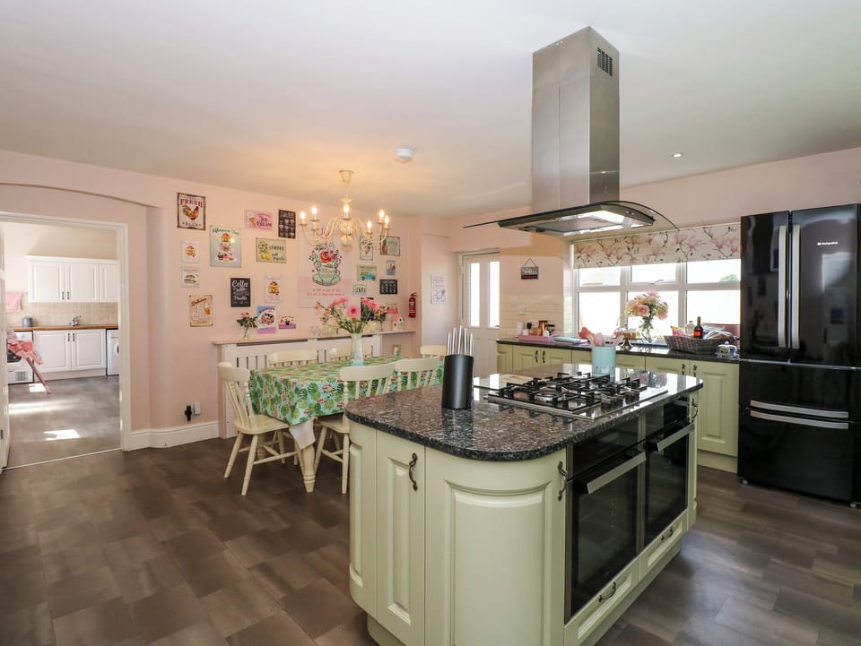 Cottage | Interior