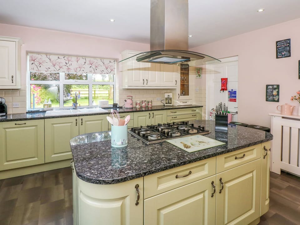 Cottage | Interior