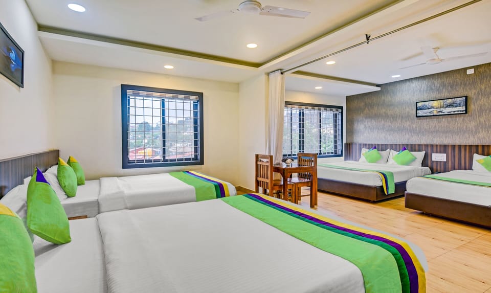 Premium Room | Iron/ironing board, bed sheets