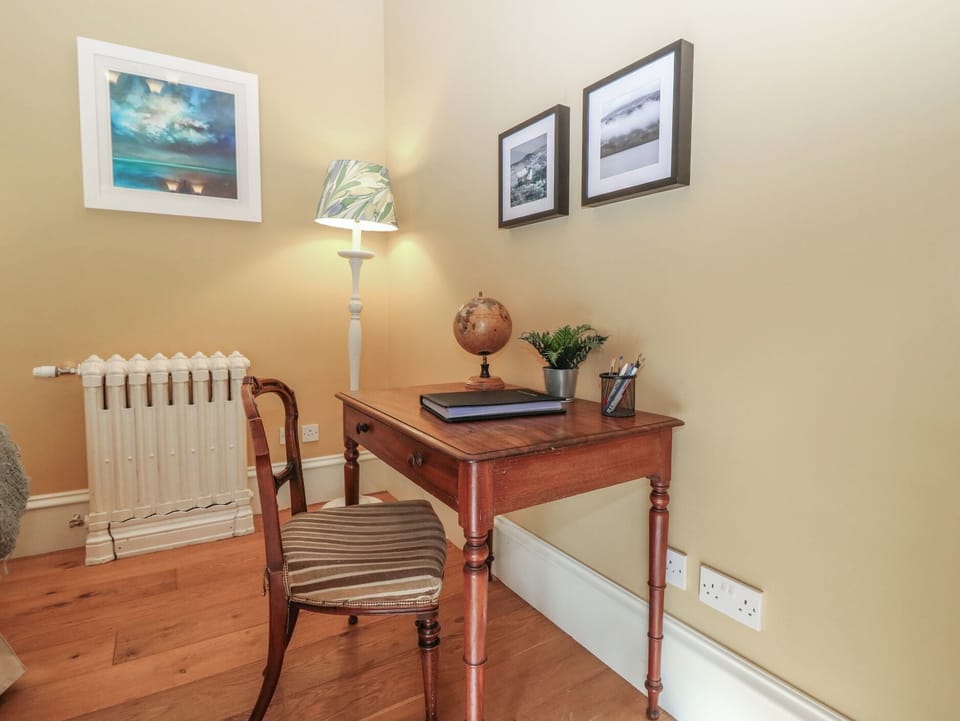 Cottage | Interior