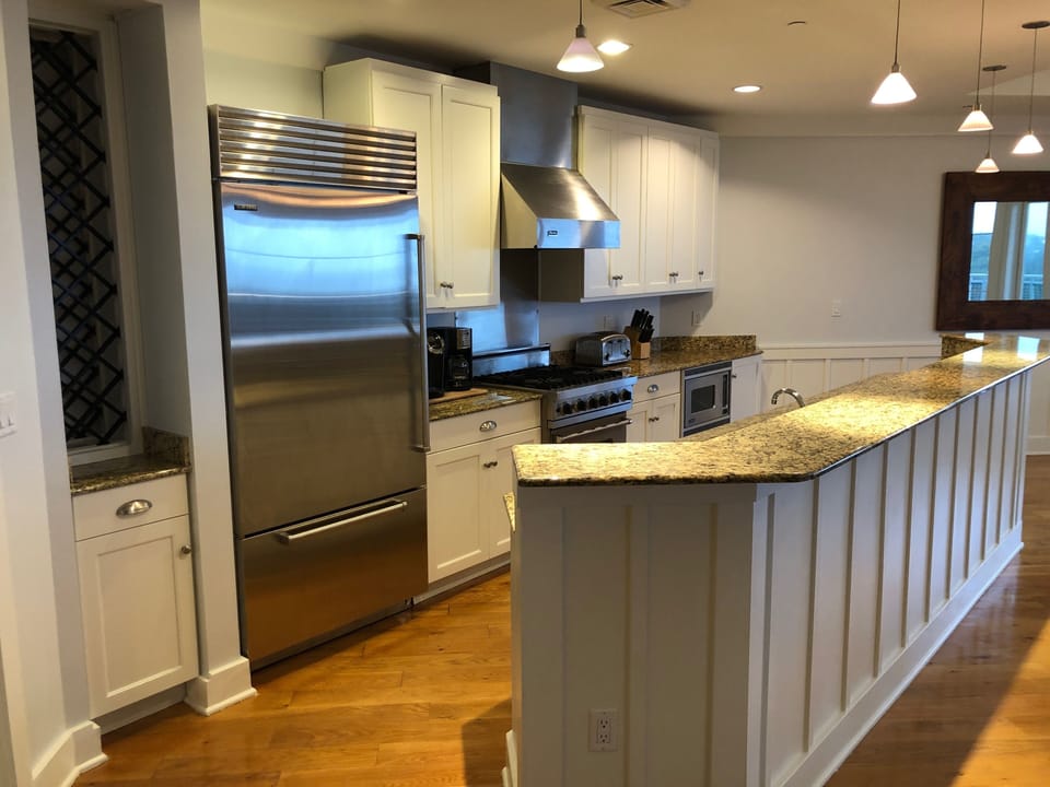 Breathtaking kitchen - part of huge great room