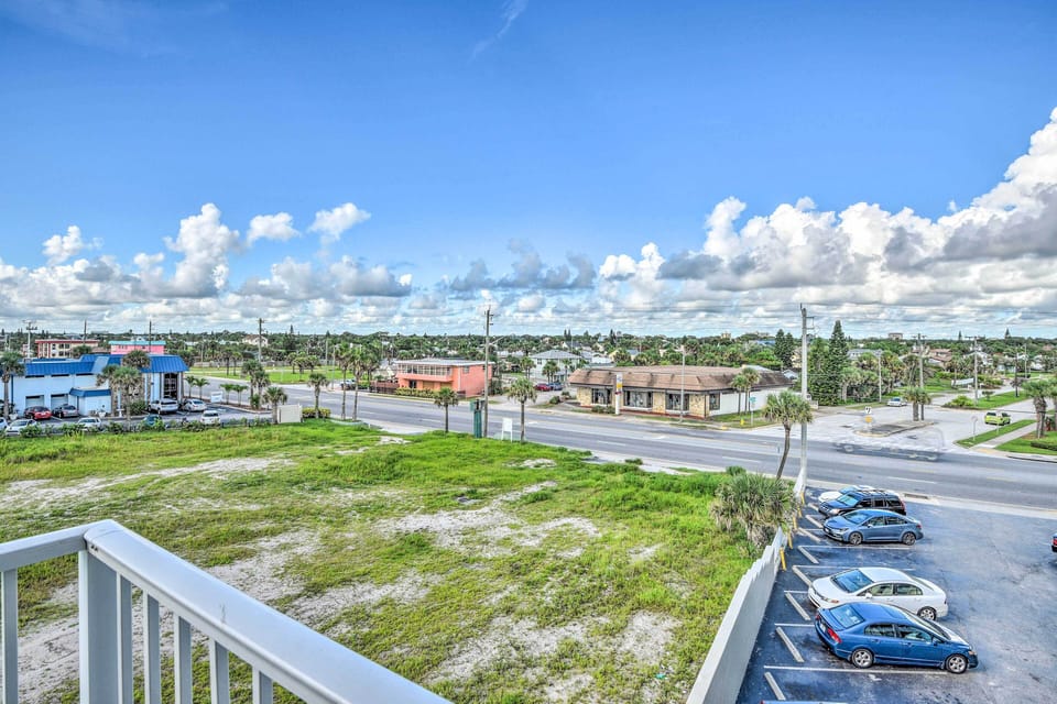 Balcony | Open Lot Parking (1 vehicle)