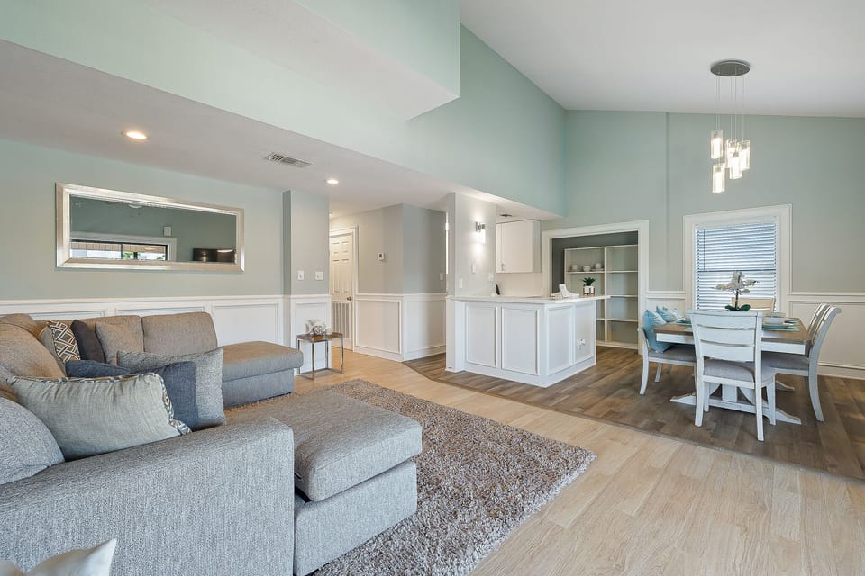 Living & Dining Area