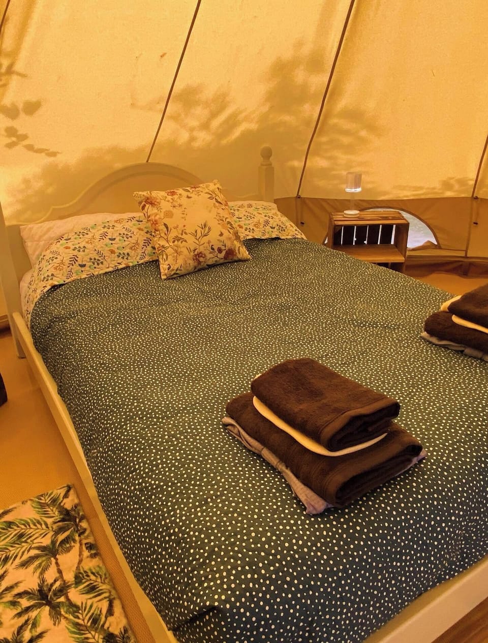 Complete with bedding, towels and robes