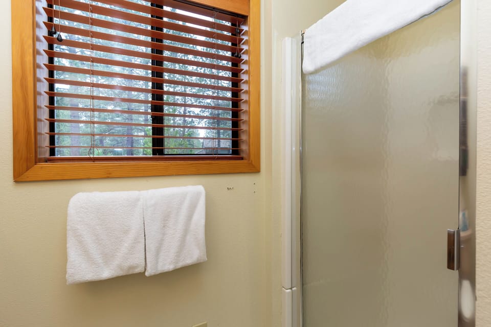 Full Bathroom - Upstairs