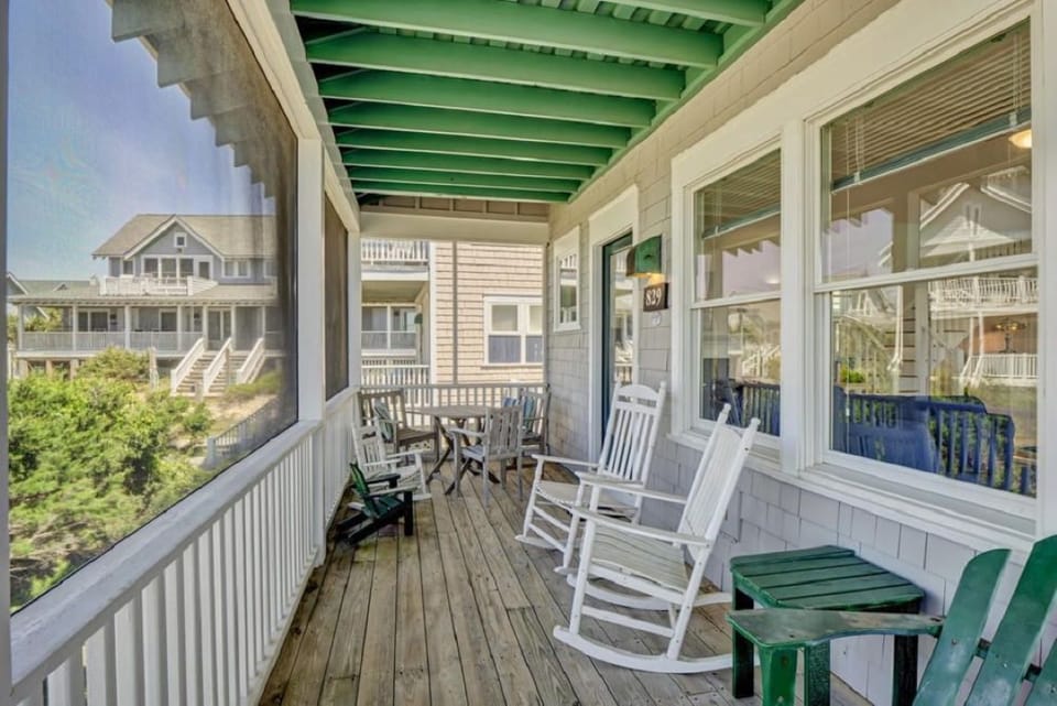 Screened Porch Outdoor Living