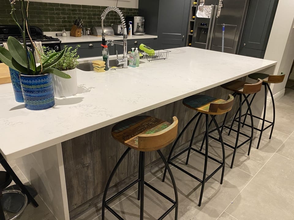 Kitchen and bar area