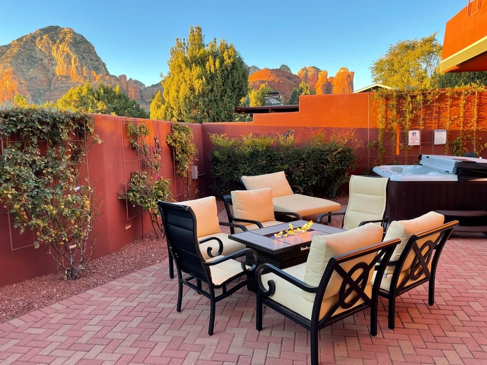 Front patio w/fire feature. 