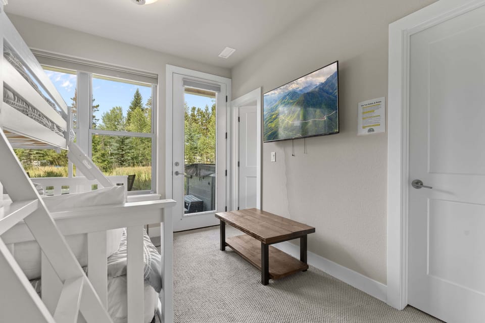 Bunk Room W/ 55" Smart TV