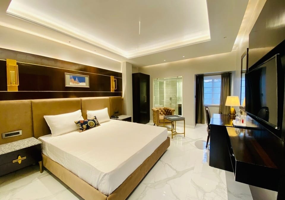 Executive Double Room | Premium bedding, down comforters, memory foam beds, free WiFi