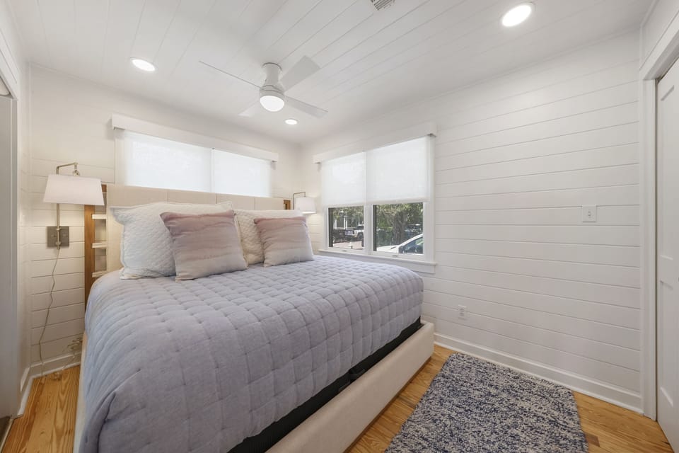 SECOND BEDROOM KING, SHARED HALL FULL BATH
