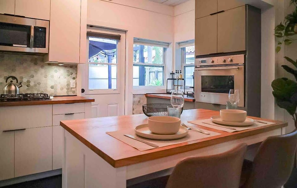 Kitchen Island - 2 sitting spots 