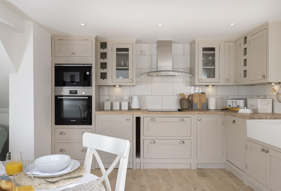 Ground floor: Well-equipped modern kitchen with dining area