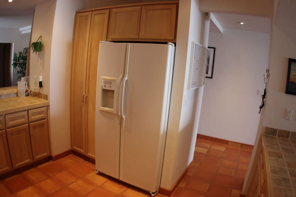 Side-by-side refrigerator
