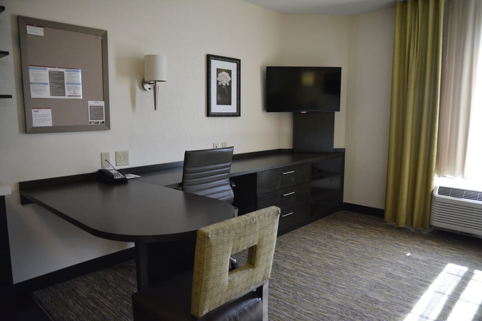 Studio Suite, 1 Queen Bed | Premium bedding, desk, iron/ironing board, free WiFi