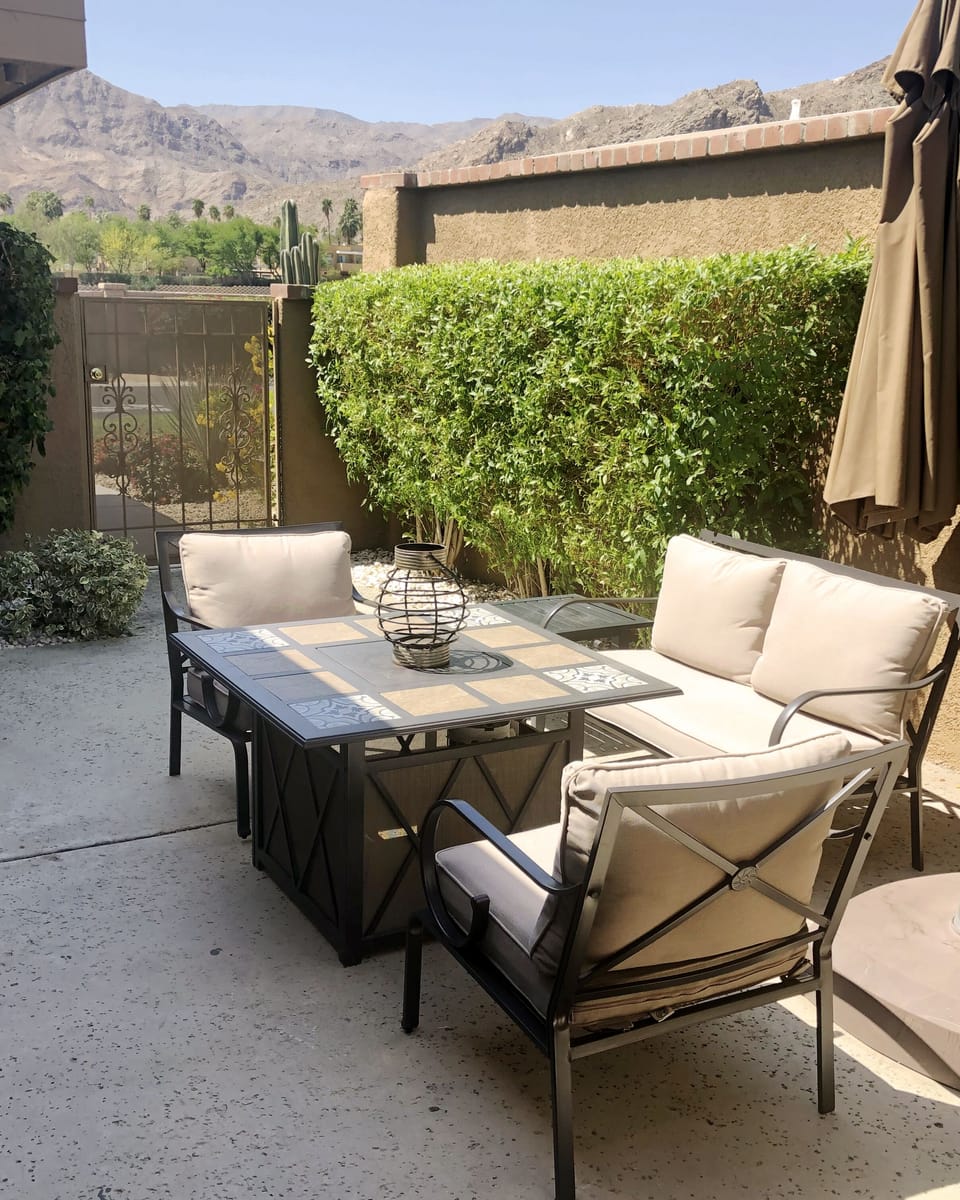 Front courtyard with entrance to condo and access to garage