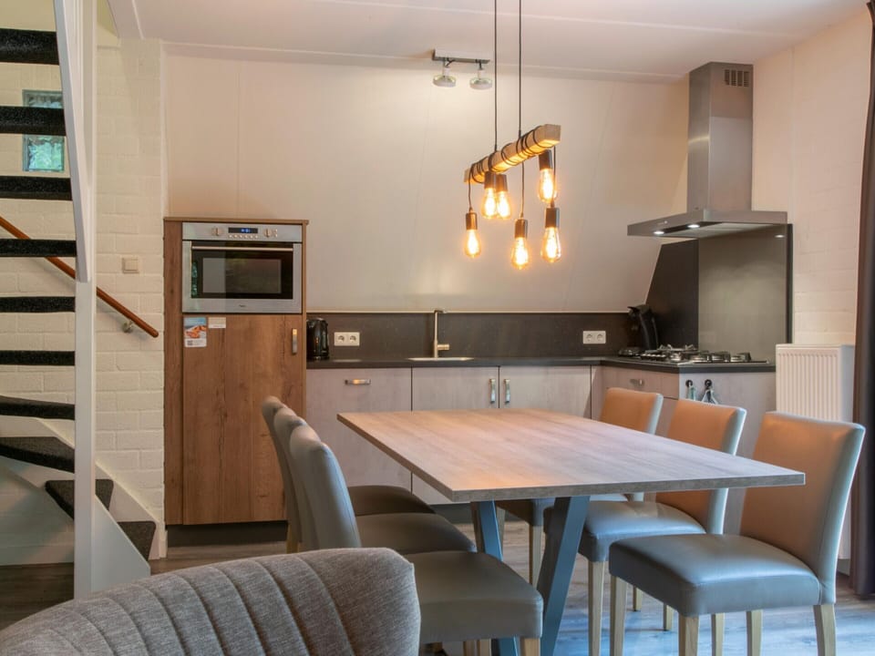 Bungalow | Dining
