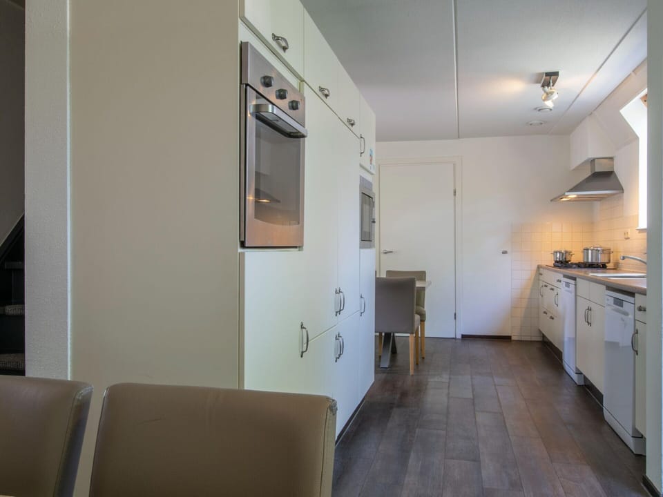 Bungalow | Private kitchen | Highchair