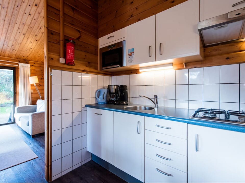 Bungalow | Private kitchen | Highchair