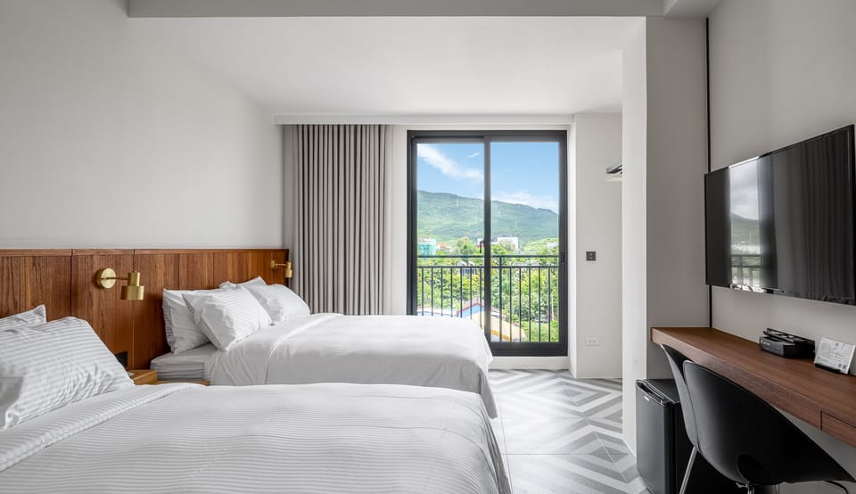 Superior Quadruple Room | Desk, soundproofing, free WiFi, bed sheets