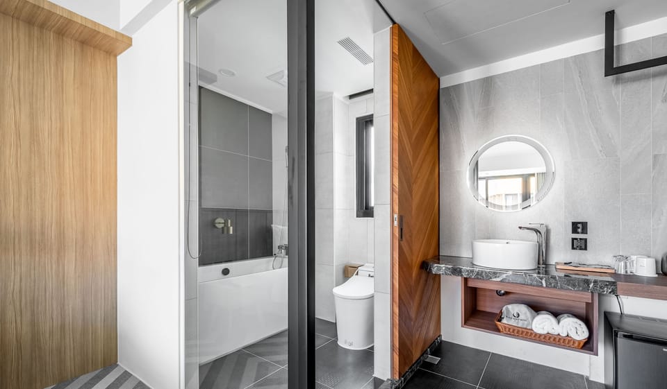 Deluxe Double Room | Desk, soundproofing, free WiFi, bed sheets