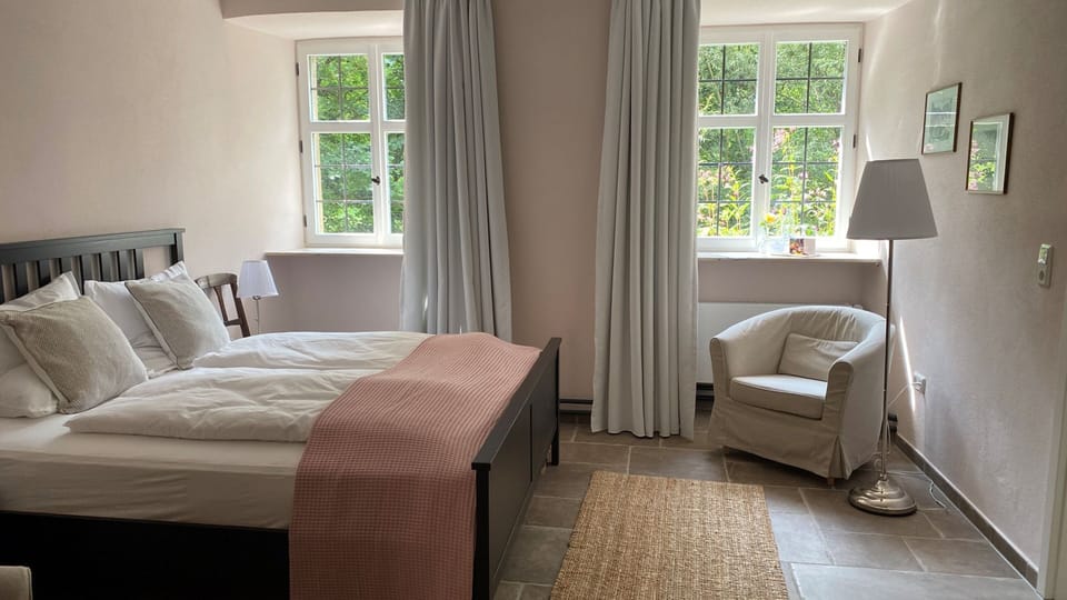 Double Room | Free WiFi, bed sheets