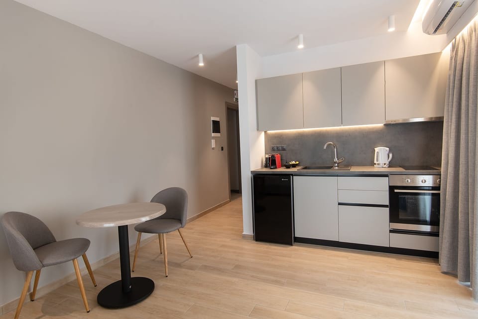 Superior Apartment | Private kitchen | Mini-fridge, espresso maker, coffee/tea maker, electric kettle