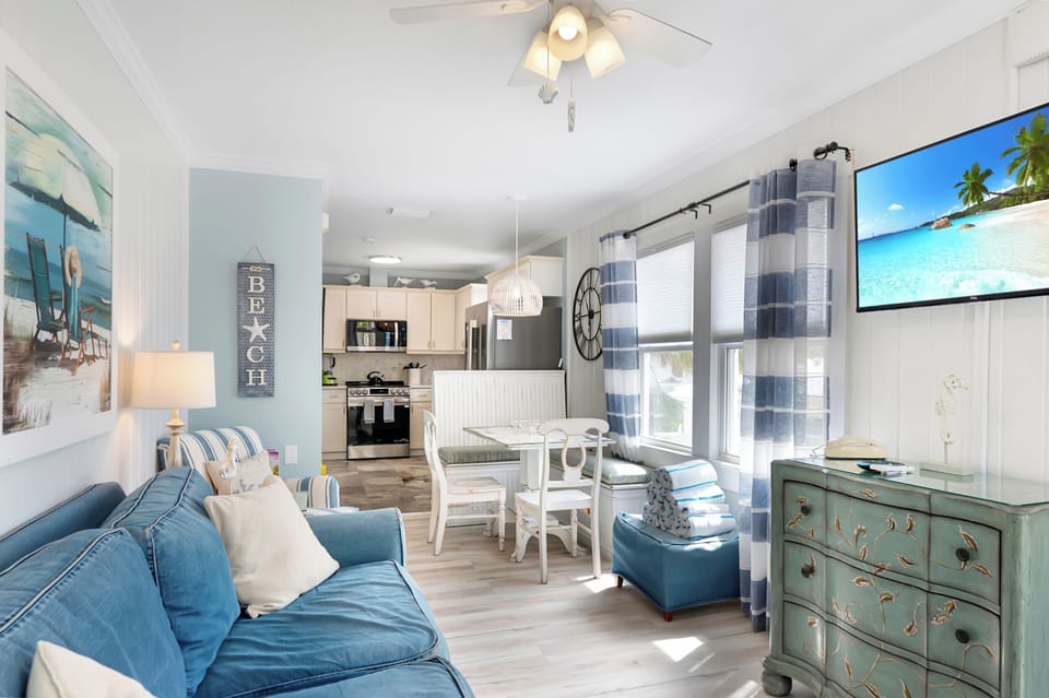Updated unit with new flooring and appliances