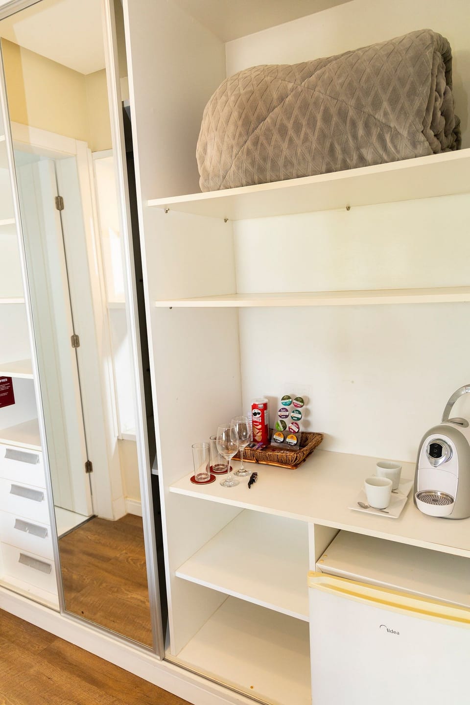 Suite | Interior
