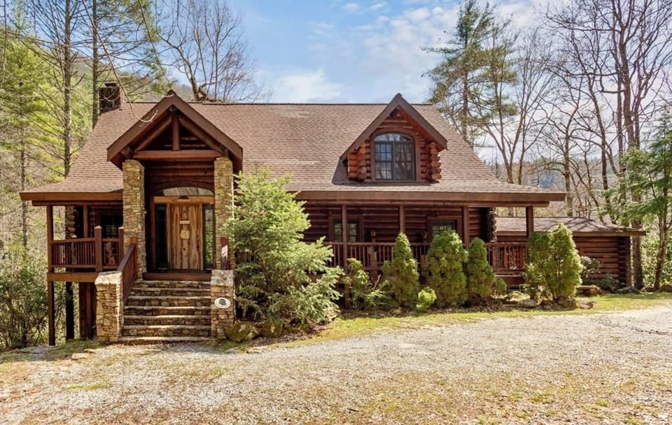 Front of the lodge.
