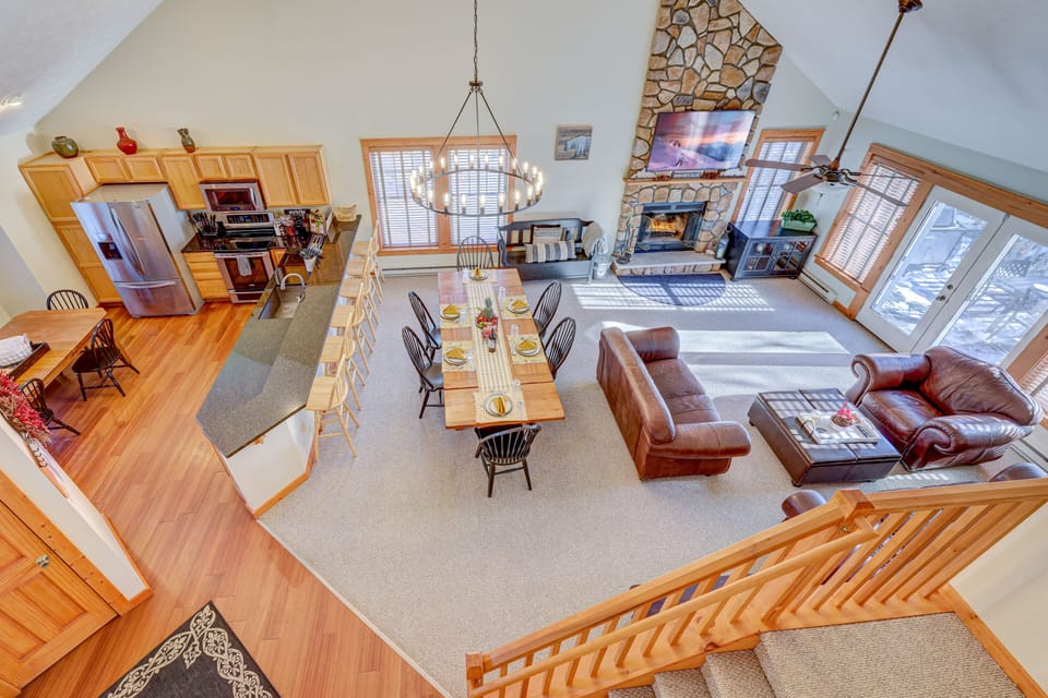 Open floor concept with plenty of space for everyone to hang out.