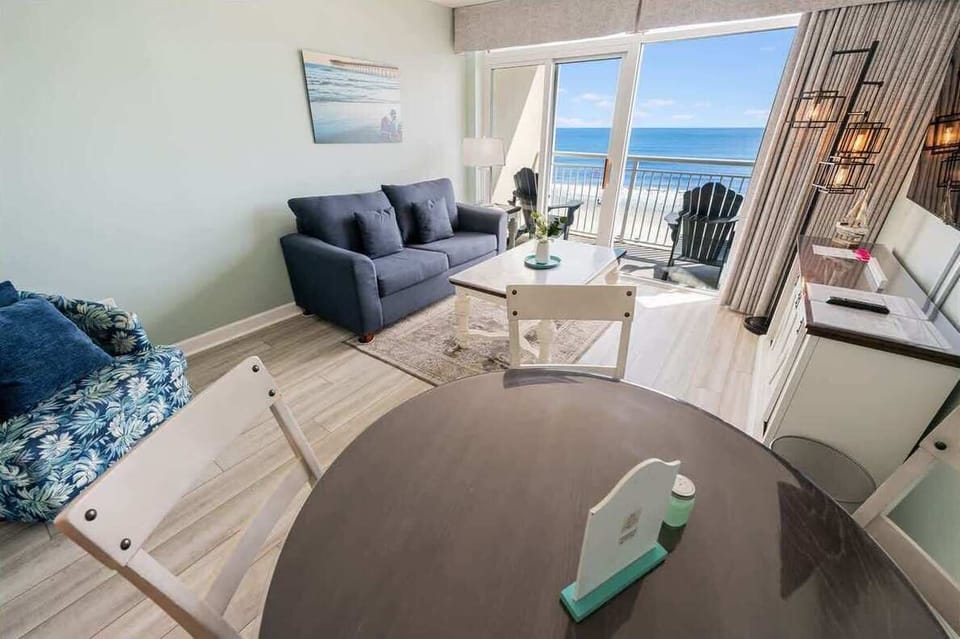 Direct Oceanfront, Beautifully Decorated