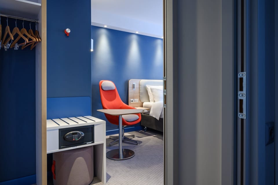 In-room safe, desk, laptop workspace, soundproofing