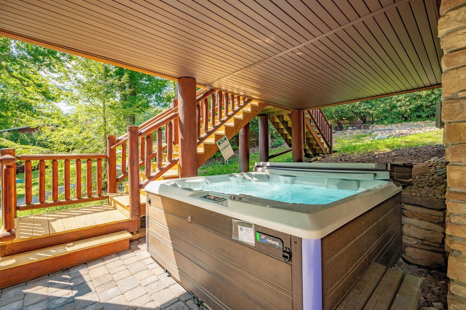 Outdoor spa tub
