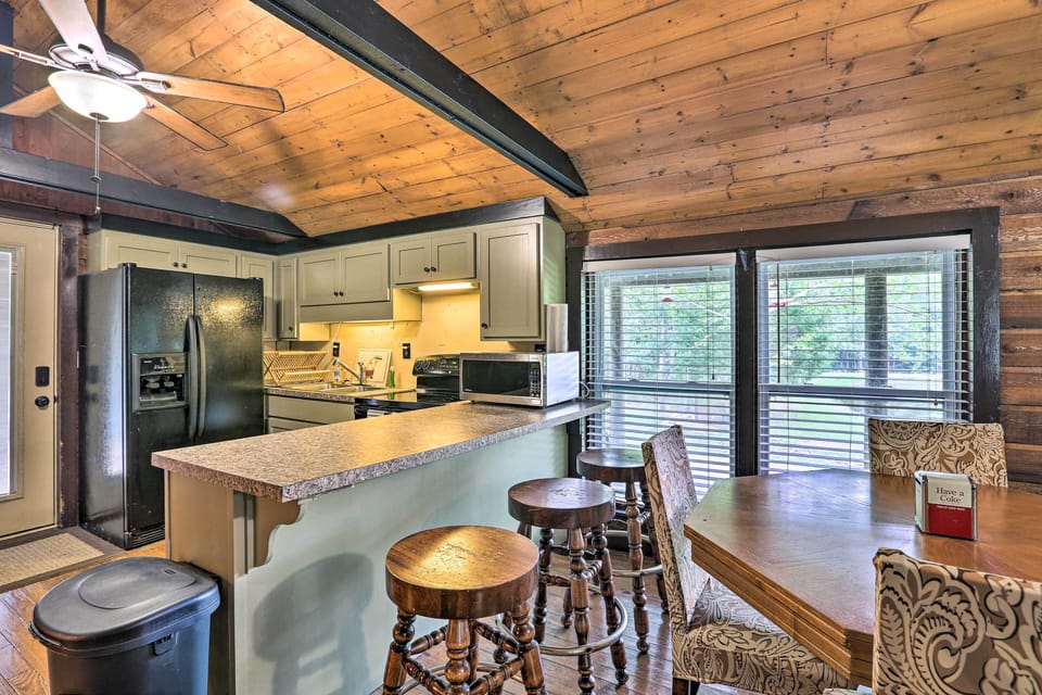 Dining Area | Breakfast Bar w/ Seating