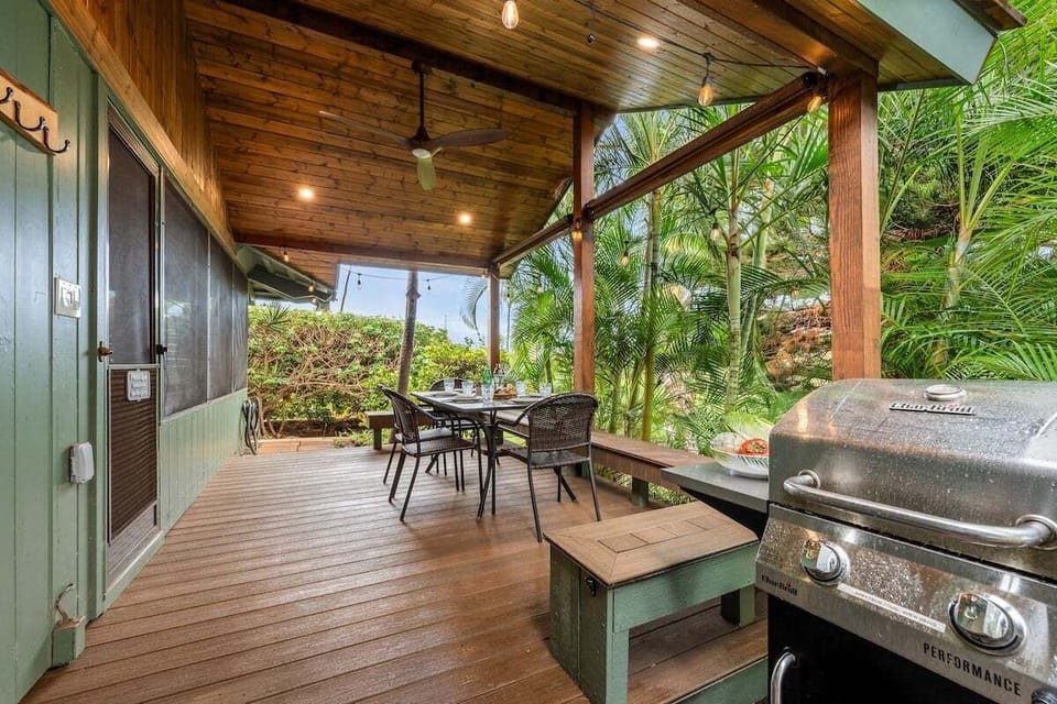 Fire up the grill and enjoy a barbecue evening with family or friends on this spacious patio