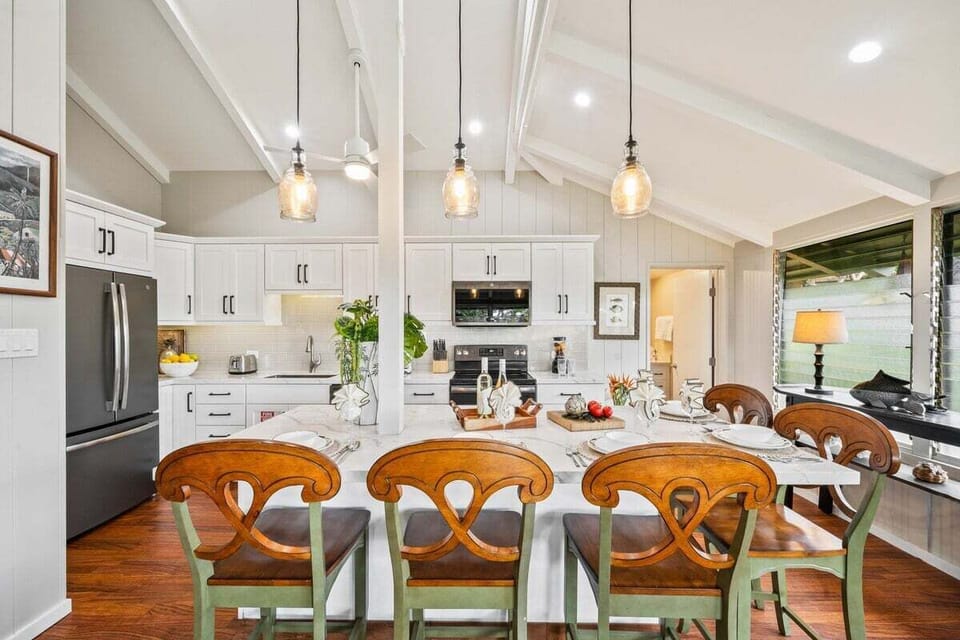Share meals and laughter in this airy space with vaulted ceilings and plenty of natural light