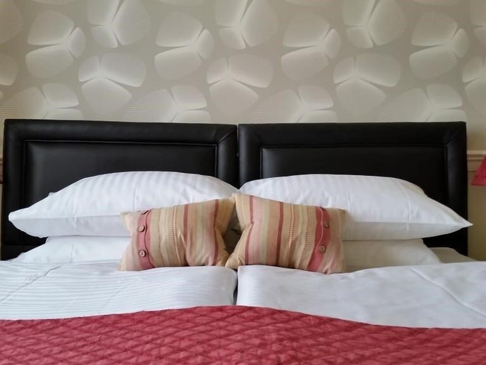 Twin Room, Ensuite
