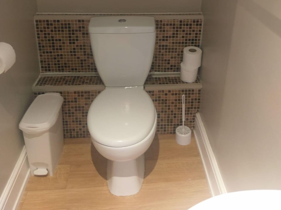 Single Room, Private Bathroom